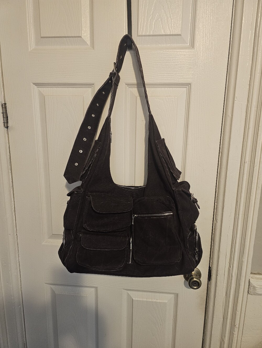 Gitika XL Voyager. Everyday Multi-Pocket Canvas Shoulder Bag in Deep Plum